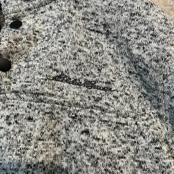 Eddie Bauer Men's Gray Crewneck Sweater - Picture 4 of 6